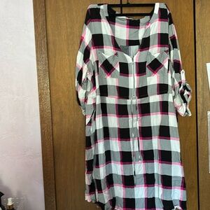 Torrid size 4 plaid neon pink black and white dress